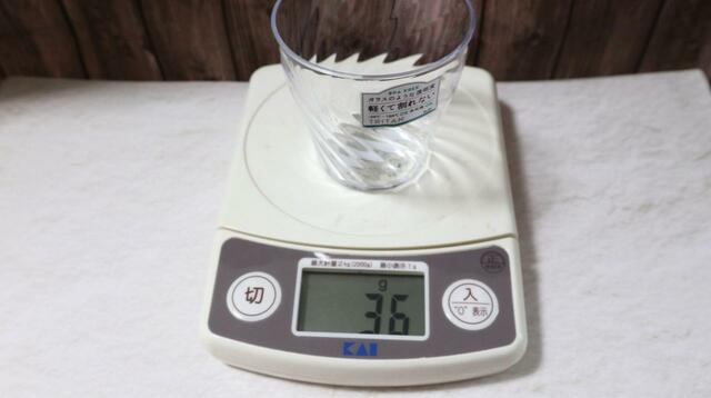 【セリア 軽くて割れない クレールグラスM】1個36gという超軽量グラス!
