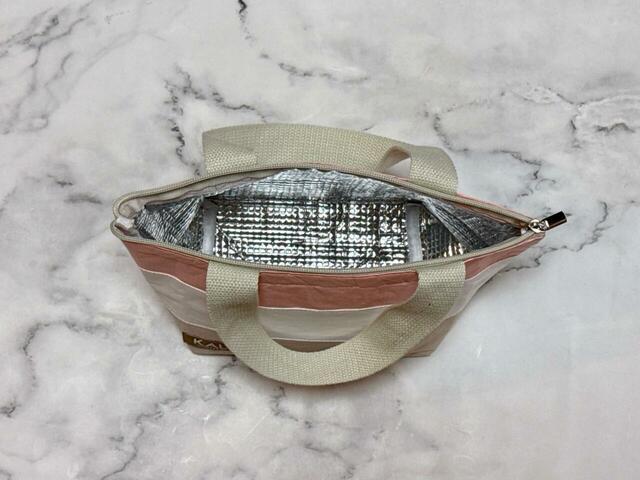 【カルディ春のコーヒーバッグ】内側は保冷仕様！