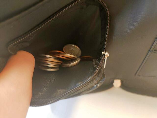 小銭も入るサイズ