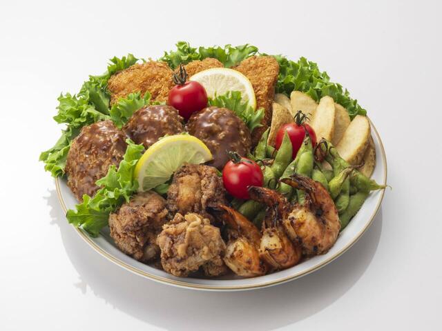 「＜ハワイアン ファストデリ イムア＞ハワイアンクリスマスオードブル」＜価格：3,500円（税込）＞【東急百貨店の“2025年クリスマスケーキ＆デリ・オードブル ”10月1日より予約開始！「SHIBUYA FOOD ISLANDS」には限定品が登場！】