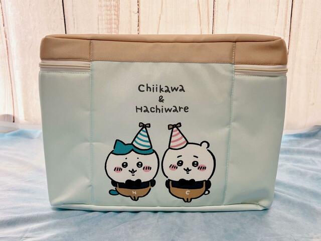 【バースデイ】背面にもかわいいイラストが描かれています