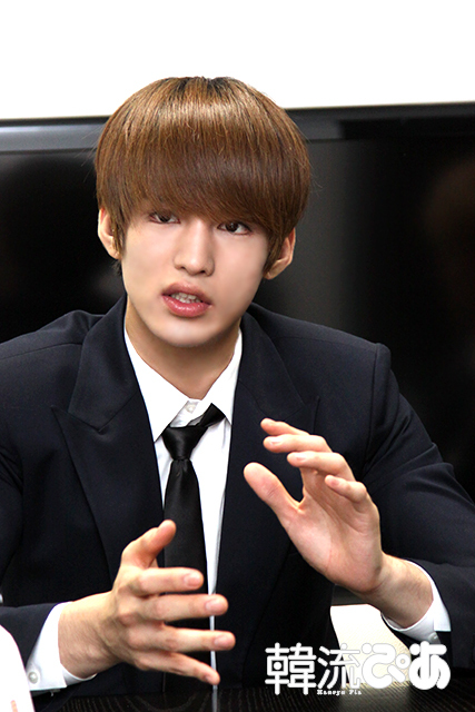 F.CUZカン　雑誌「韓流ぴあ 1/31号」（12/22発売）の撮影の様子