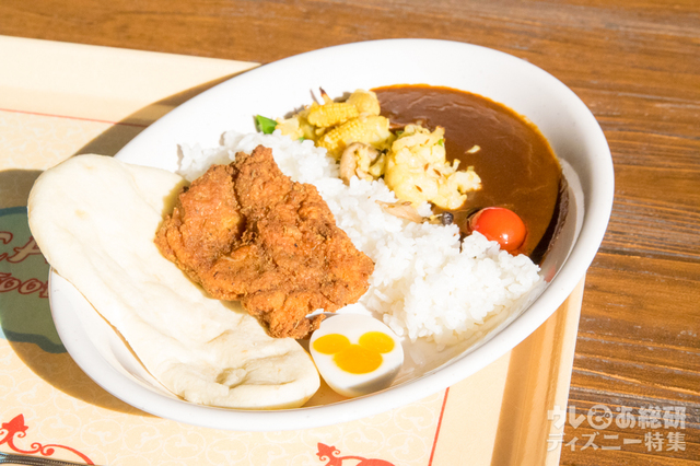 15種のスパイスフライドチキンカリー、ライスとナン付き｜スペシャルセット（1,580円）｜カスバ・フードコート｜東京ディズニーシー15周年“ザ・イヤー・オブ・ウィッシュ”グランドフィナーレ