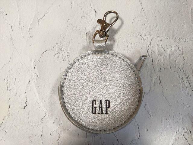 裏面には「GAP」のロゴあり