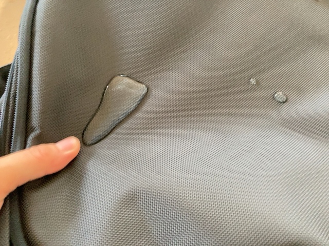 【ワークマン 型崩れしにくいビジネスリュック】ポリエステル100％で嬉しい撥水性能付き！