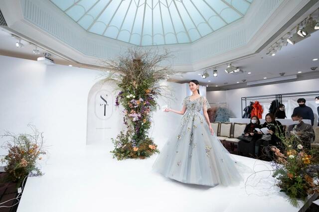 「ST」新作ウェディングドレス