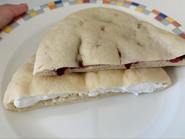 【業務スーパー ピタブレッド】好みのフルーツやクリームを挟んで...