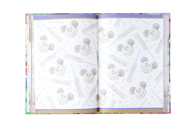 ノート 1,500円｜縦約19×横約13.5×厚さ約1.5cm｜東京ディズニーランド「グランドエンポーリアム」、東京ディズニーシー「エンポーリオ」｜東京ディズニーリゾート35周年グランドフィナーレ