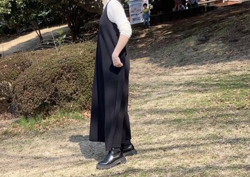 【coca エンボスVネックノースリーブワンピース】汗をかいても風が通るとすぐ乾き、蒸れやニオイも気になりませんでした◎