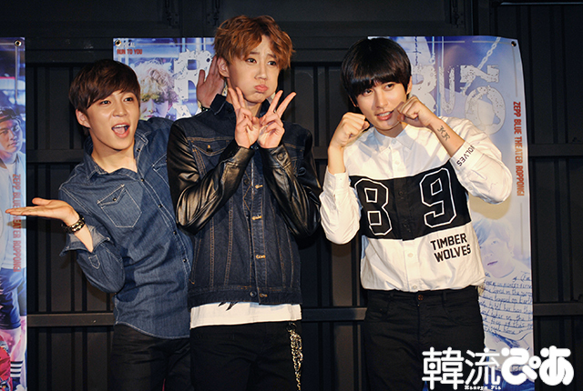 愛嬌ポーズ！/ 『RUN TO YOU～Street Life～』会見