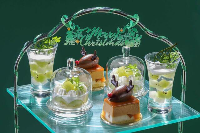 「スタンド1段目」＜期間：2024年11月1日〜11月30日＞【スノーマンやトナカイのスイーツ、フィンランドのクリスマス料理も楽しめる「クリスマスアフタヌーンティー」】