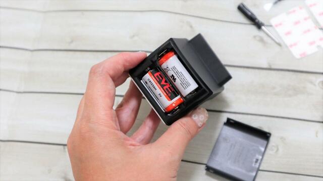 【CANDY HOUSE SESAME5】電池カバーを開けてに絶縁シートを取るだけで作動する