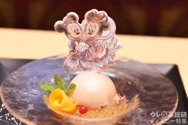 “ディズニー七夕デイズ”エンパイア・グリル・ディナー 2019 桃のパルフェグラス 梅酒ゼリーを添えて 撮影/かとうきょうこ