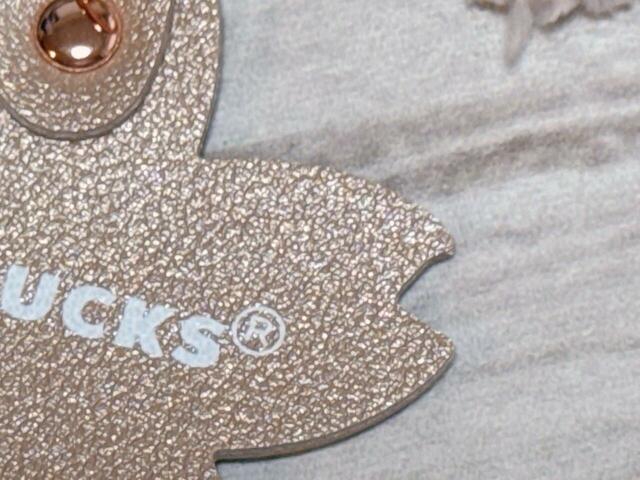 高級感たっぷりな合成皮革素材