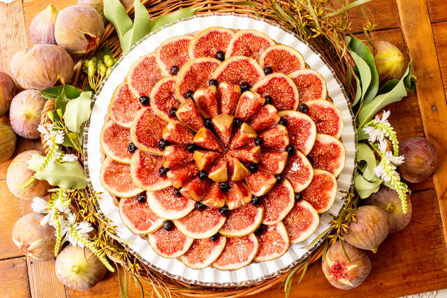 【キル フェ ボン「イチジク(蓬莱柿）とチョコレートクリームのタルト」】whole(25cm)¥10,260