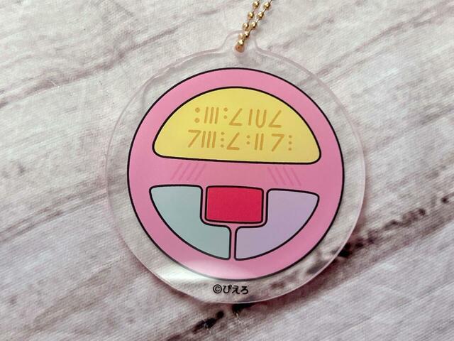 チャームはまほうのコンパクト。つけることでかわいさがマシマシに！