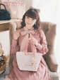 【Maison de FLEUR×青木美沙子×Marroncream】Marroncream フリルハンドルトートバッグ カラー：Pink 価格：￥6,600