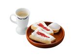 「イチゴホイップトーストセット(みそ汁orドリンク)」520円(税込)
