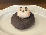 「パンダドーナツ」＜価格：524円（税込）＞ 【エキュート上野でパンダフェア「PANDA PARK」開催！「たれぱんだ」のポップアップショップもオープン！】