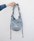 【KELTY×FREAK'S STORE「別注 SHRINK CURVE SHOULDER」￥6,600】軽くて丈夫なコーデュラナイロンを使用したミニショルダー