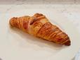 朝バル専用に焼かれたクロワッサン