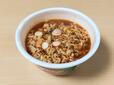 【農心ジャパン ユッケジャンカップラーメン 12個 1058円】赤いスープは唐辛子の辛さだけでなく旨味も感じられる