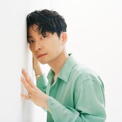 星野源×ユニクロUT】パーカーやトートバッグ、ポーチなどコラボ