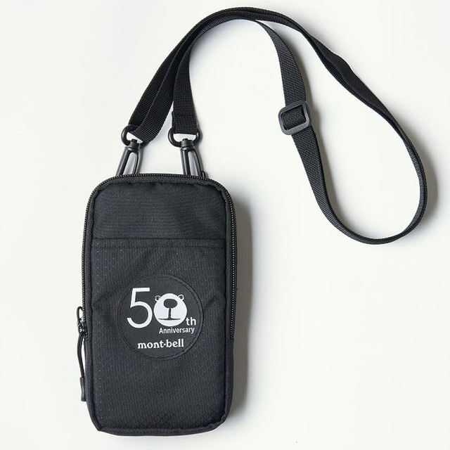 【モンベル『mont-bell 50th ANNIVERSARY BOOK』（宝島社）】サイズ（約）：高さ18×幅10×マチ3.5cm[最大]、ショルダーストラップの長さ 125cm［最長］