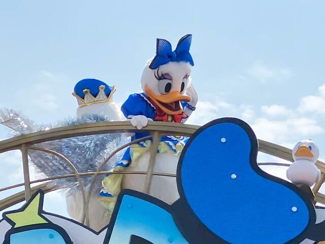 「クワッキーセレブレーション★ ドナルド・ザ・レジェンド!」のようす【「ディズニー・パルパルーザ“ドナルドのクワッキー・ダック!ダック!ダックシティ!”」】