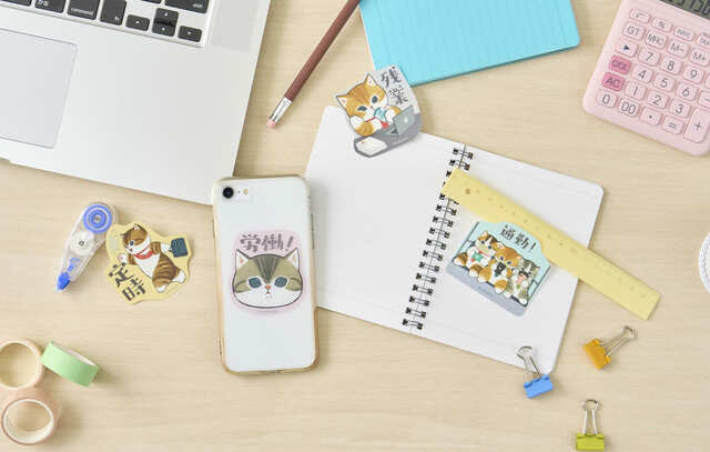 【はたらく！サラリーにゃんフェア】スマホに貼れるクリアステッカー（定時にゃん/通勤にゃん/残業にゃん/労働にゃん/）：各￥330