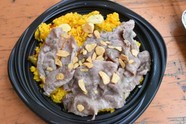 ガーリックチップもたっぷり