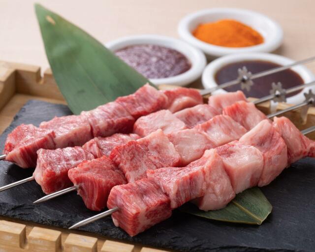 「神戸牛のブリスケ(肩バラ) 串」【スパイスBBQ×食べ放題 Nicoleの『和牛×蟹フェア』】