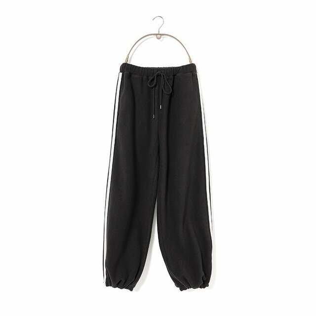 ライン入りフリースパンツ 2,980円（税込）