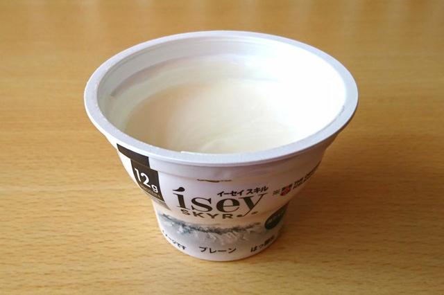 【日本ルナ　Isey SKYR プレーンヨーグルト　660g（110g×6個）　948円】クリーミーな舌触りがやみつきになりそう