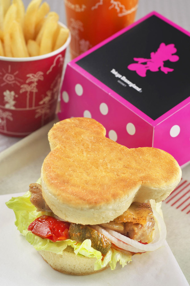 チキン＆ラタトゥイユサンド　トゥモローランド・テラス