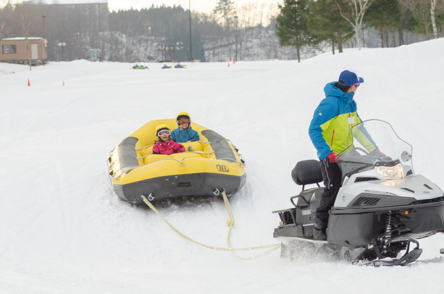 スノーラフティング｜タングラム斑尾「タングラムスキーサーカス」