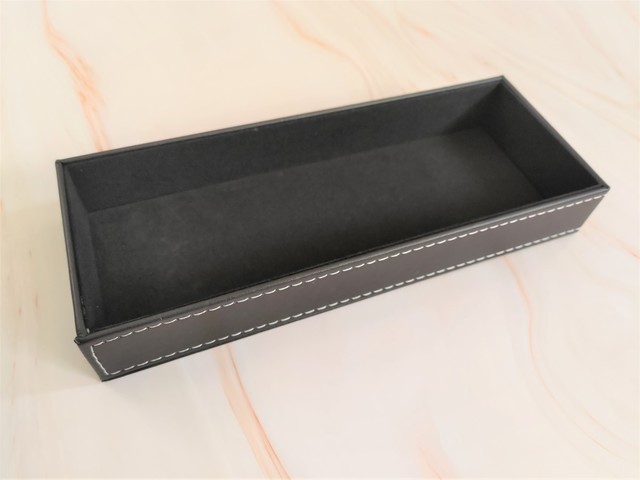 【セリア】フェイクレザートレイ ロングタイプ