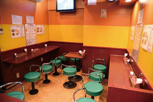 新橋カレーランチ／サモサ 西新橋店　内観