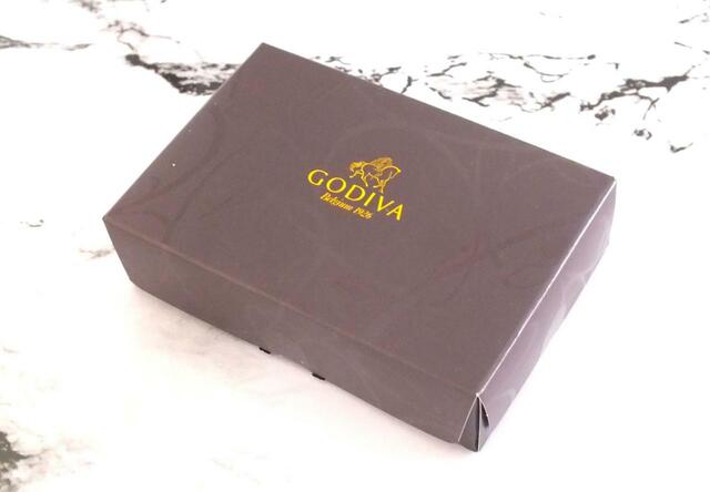 【ゴティバ】ブラックフライデーA アソートメント（6粒入）箱サイズ：縦8.5ｘ横12.5ｘ高さ3.0cm