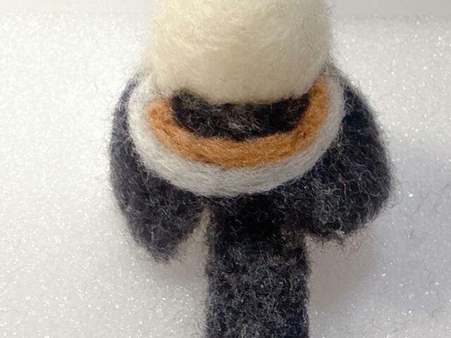 つばさに模様を刺しつけました！