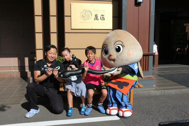 開催時のようす【「うらわのうなぎ萬店」のうな重食べ放題】