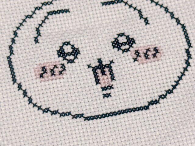 うさぎはちいかわ、ハチワレとは異なり、お口の中もピンクで刺繍する必要があります