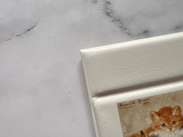 高級感のある合成皮革調の生地