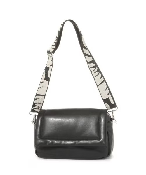 【LAKOLEのバッグ・キャップ売上ランキング 10位】「パデットアソート柄ショルダーバッグ」4,490円（税込）