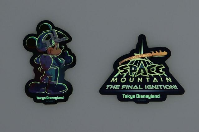 ポストカード&ステッカー 500円｜スペシャルイベント「セレブレーティング・スペース・マウンテン：ザ・ファイナルイグニッション！」｜販売店舗：東京ディズニーランド「プラネットM」