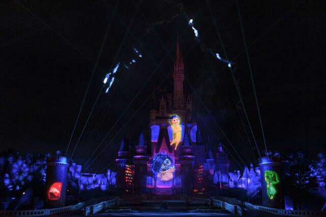 東京ディズニーランド「Reach for the Stars」