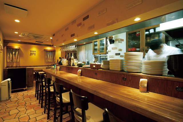 都内「豚肉」がうまい店／気まぐれDining くろねこ（新丸子）　内観