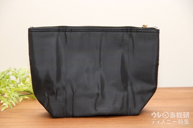 『sweet 2022年5月号』付録「BLUE LABEL CRESTBRIDGE ミッキー＆ミニーデザイン保温保冷ポーチつきトートバッグ」