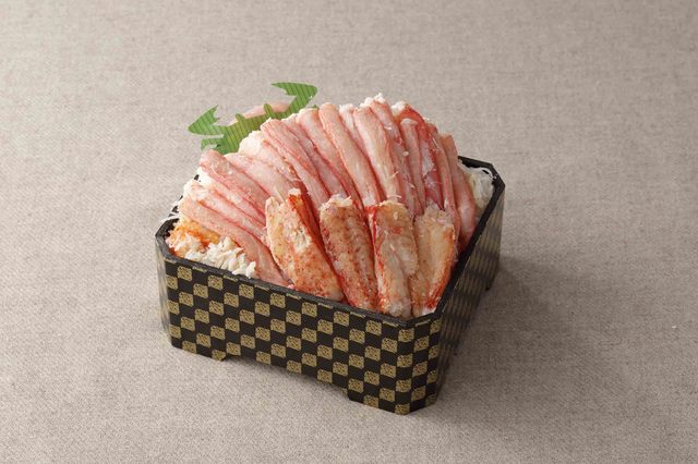 北海道産毛がにと小樽産紅ずわいがに食べ比べ弁当 