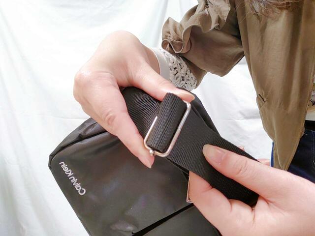 【Calvin Klein（カルバン・クライン）ショルダーバッグ】ショルダーの長さは調節も可能